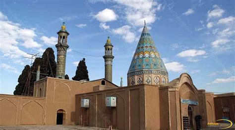  Shahzadeh Emambaqeri Mausoleum: อลังการศิลปะเปอร์เซียในอดีตอันยิ่งใหญ่!